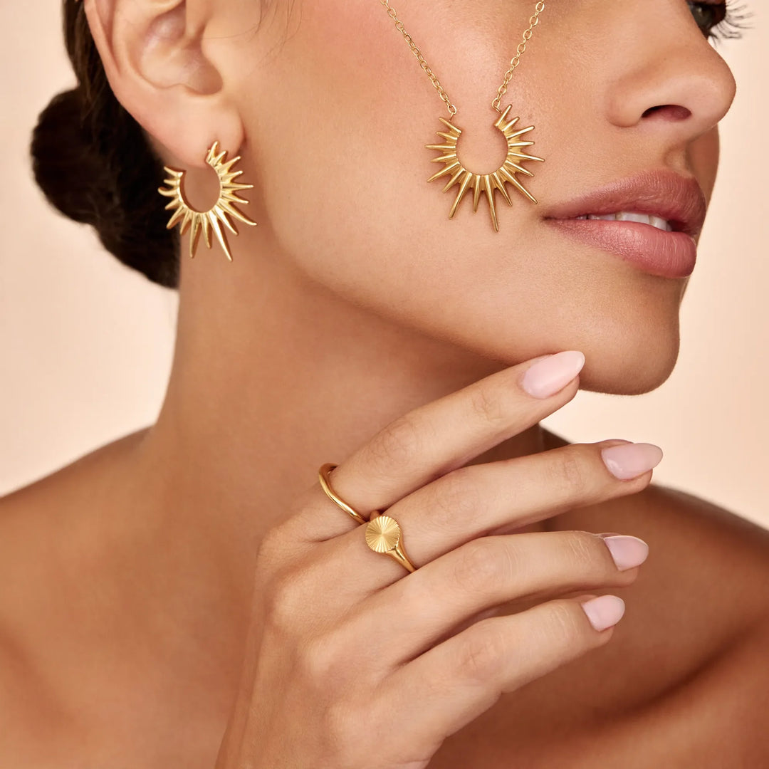 Helia Sunburst Necklace