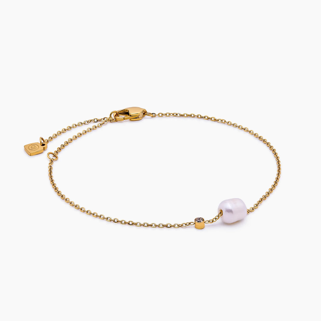 Dainty Freshwater Pearl Bracelet